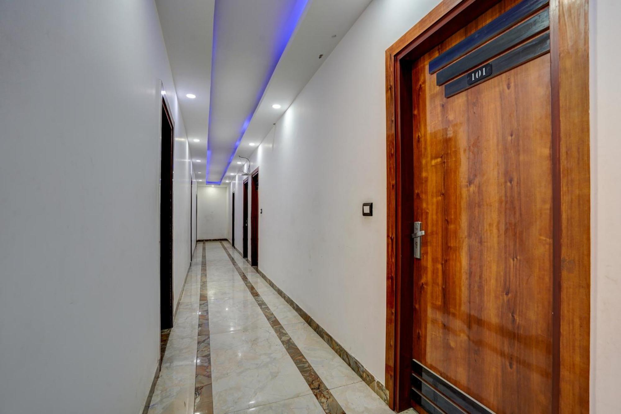 Hotel Hight Krone A Family Hotel Near Igi Airport Delhi นิวเดลี ภายนอก รูปภาพ