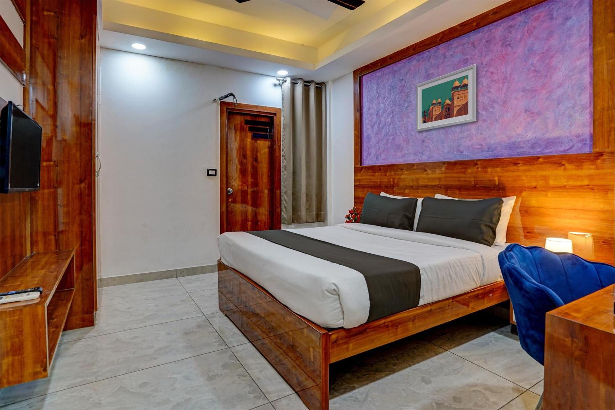 Hotel Hight Krone A Family Hotel Near Igi Airport Delhi นิวเดลี ภายนอก รูปภาพ