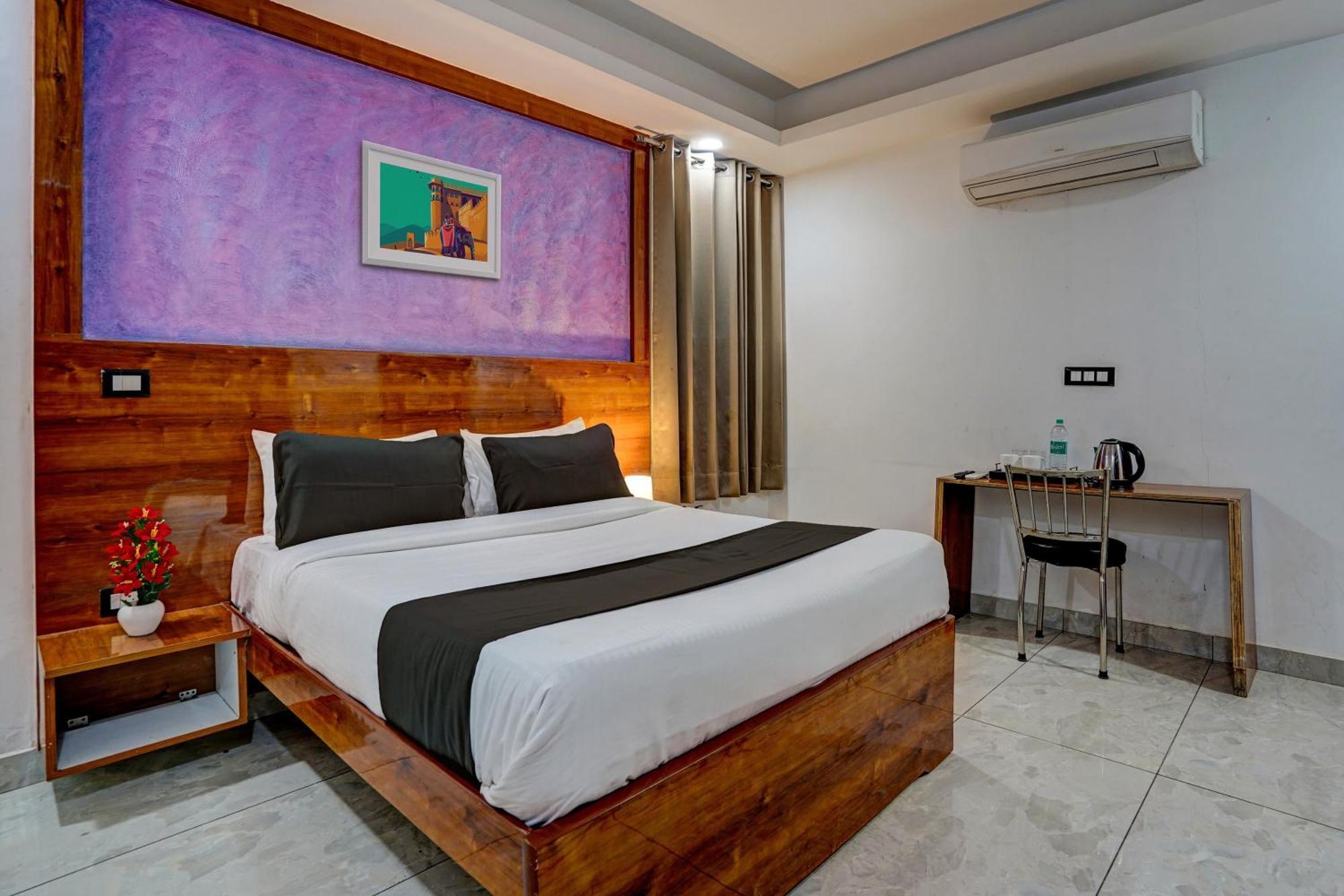 Hotel Hight Krone A Family Hotel Near Igi Airport Delhi นิวเดลี ภายนอก รูปภาพ