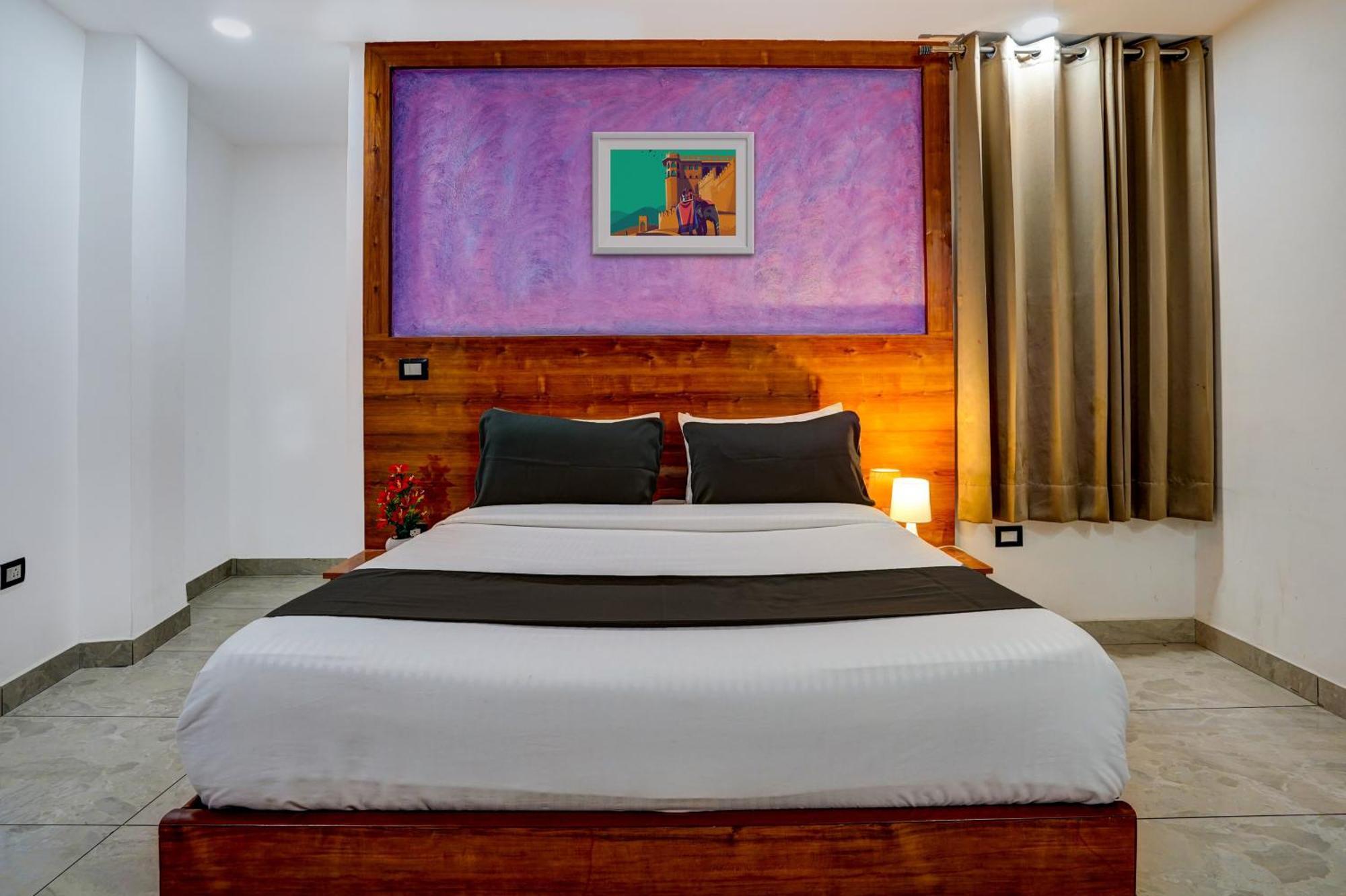Hotel Hight Krone A Family Hotel Near Igi Airport Delhi นิวเดลี ภายนอก รูปภาพ