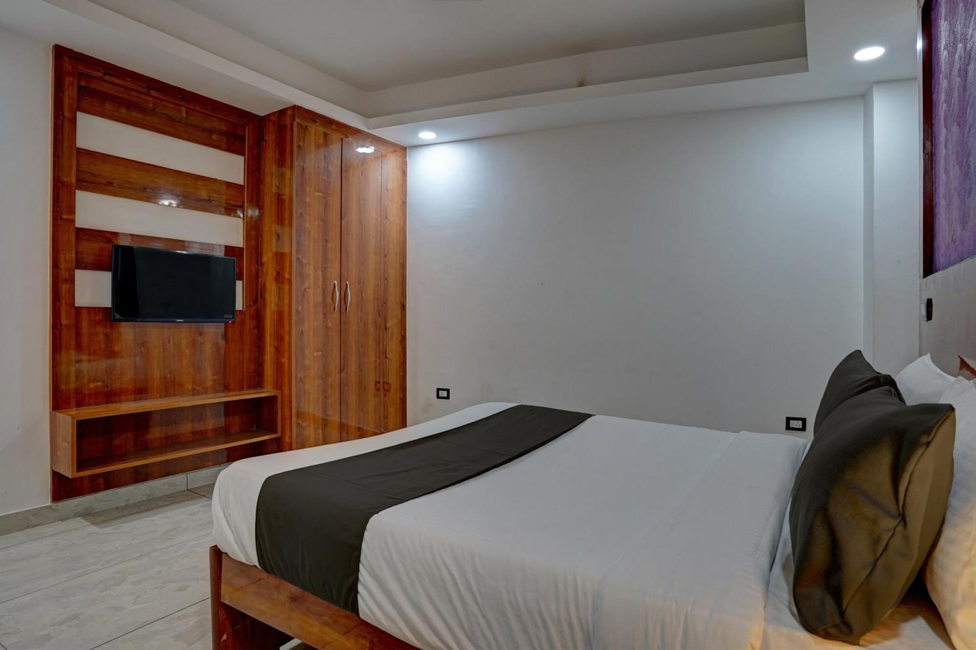 Hotel Hight Krone A Family Hotel Near Igi Airport Delhi นิวเดลี ภายนอก รูปภาพ