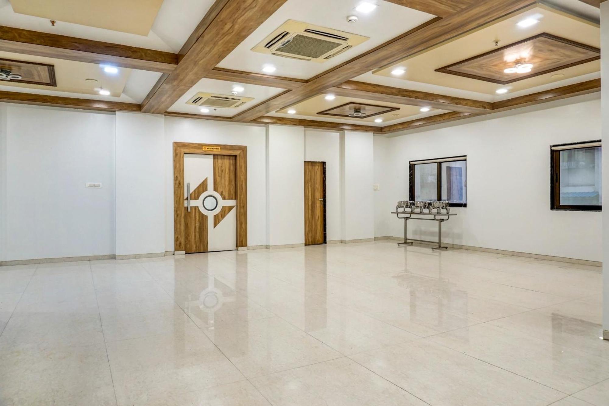 Hotel Hight Krone A Family Hotel Near Igi Airport Delhi นิวเดลี ภายนอก รูปภาพ